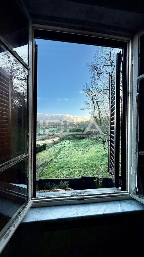 Rustico con giardino in via dei borelli, Lucca