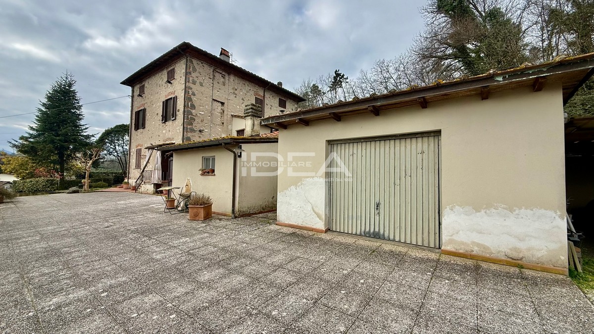 Rustico con giardino in via della pieve di santo stefano, Lucca