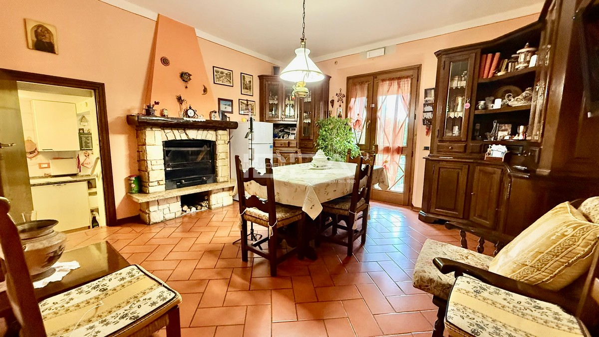 Rustico con giardino in via della pieve di santo stefano, Lucca