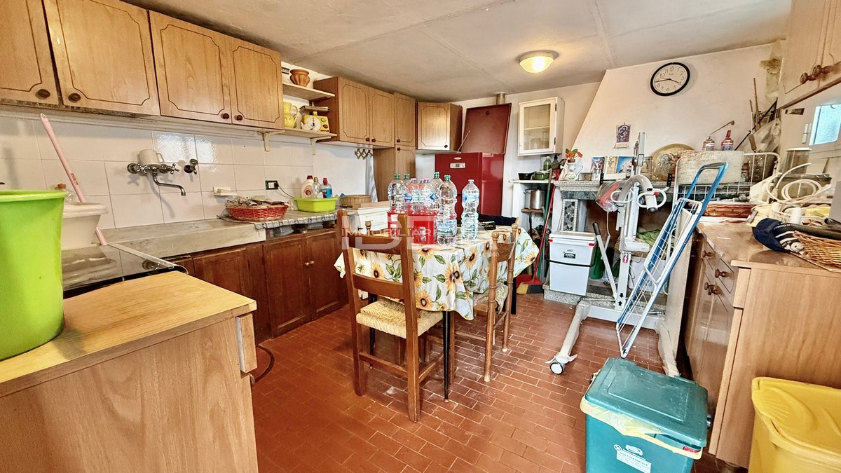 Rustico con giardino in via della pieve di santo stefano, Lucca