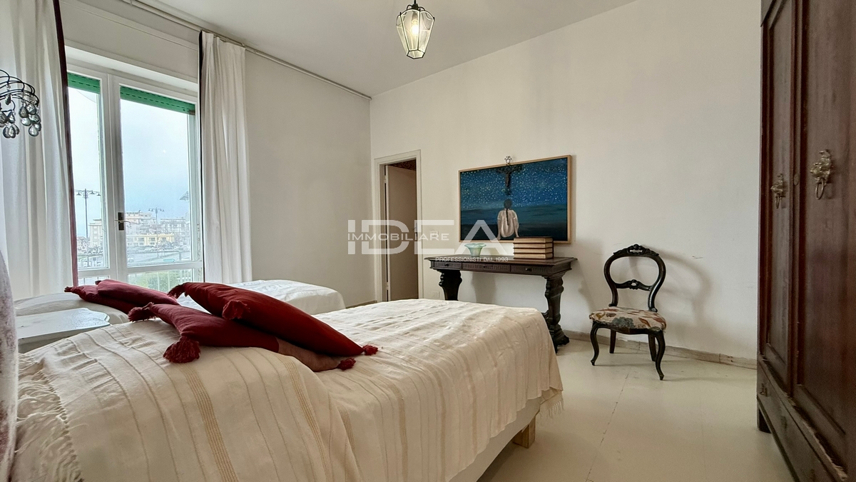 Quadrilocale vista mare in via icilio sadun, Viareggio