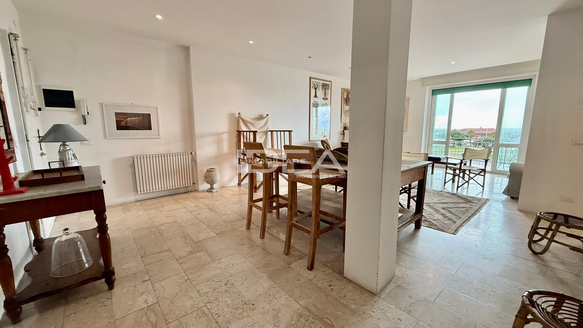 Quadrilocale vista mare in via icilio sadun, Viareggio