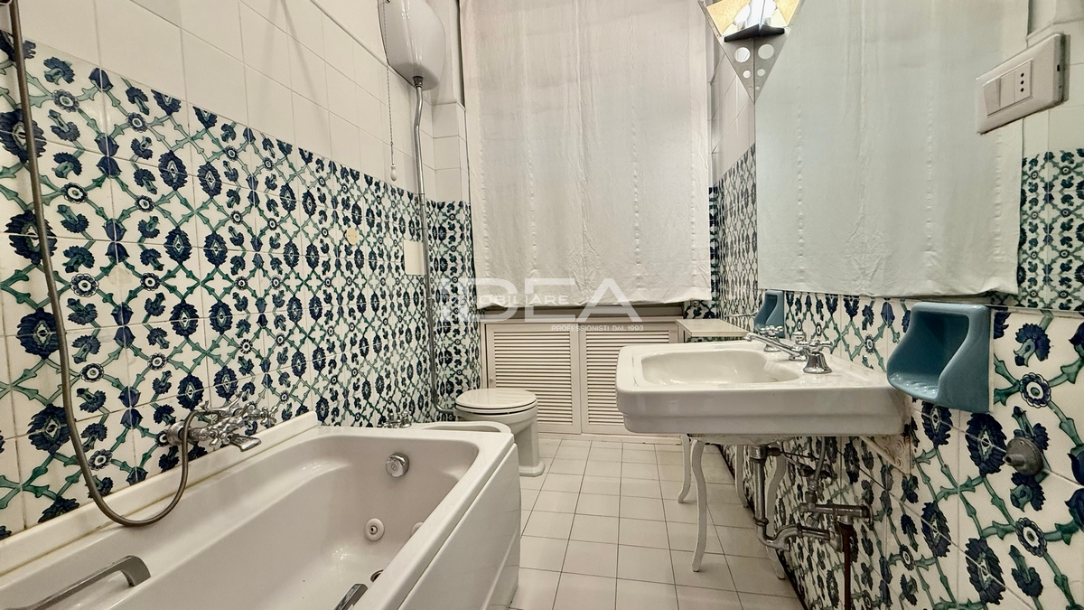 Quadrilocale vista mare in via icilio sadun, Viareggio