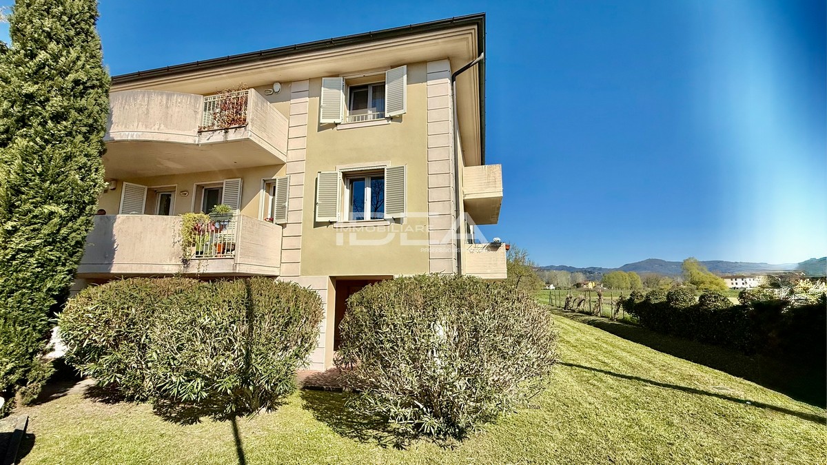 Bilocale con terrazzo in via matteotti, Lucca