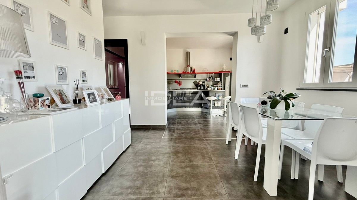 Villa con giardino in via della madoninna 79, Capannori
