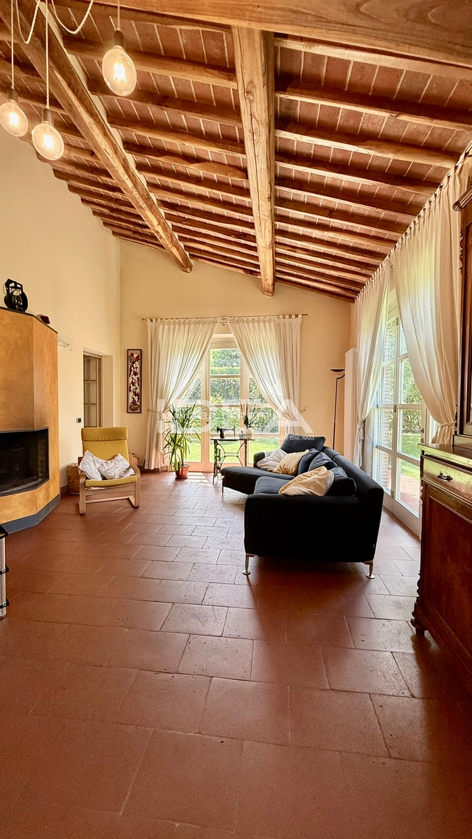 Rustico con giardino in via di sottomonte, Capannori