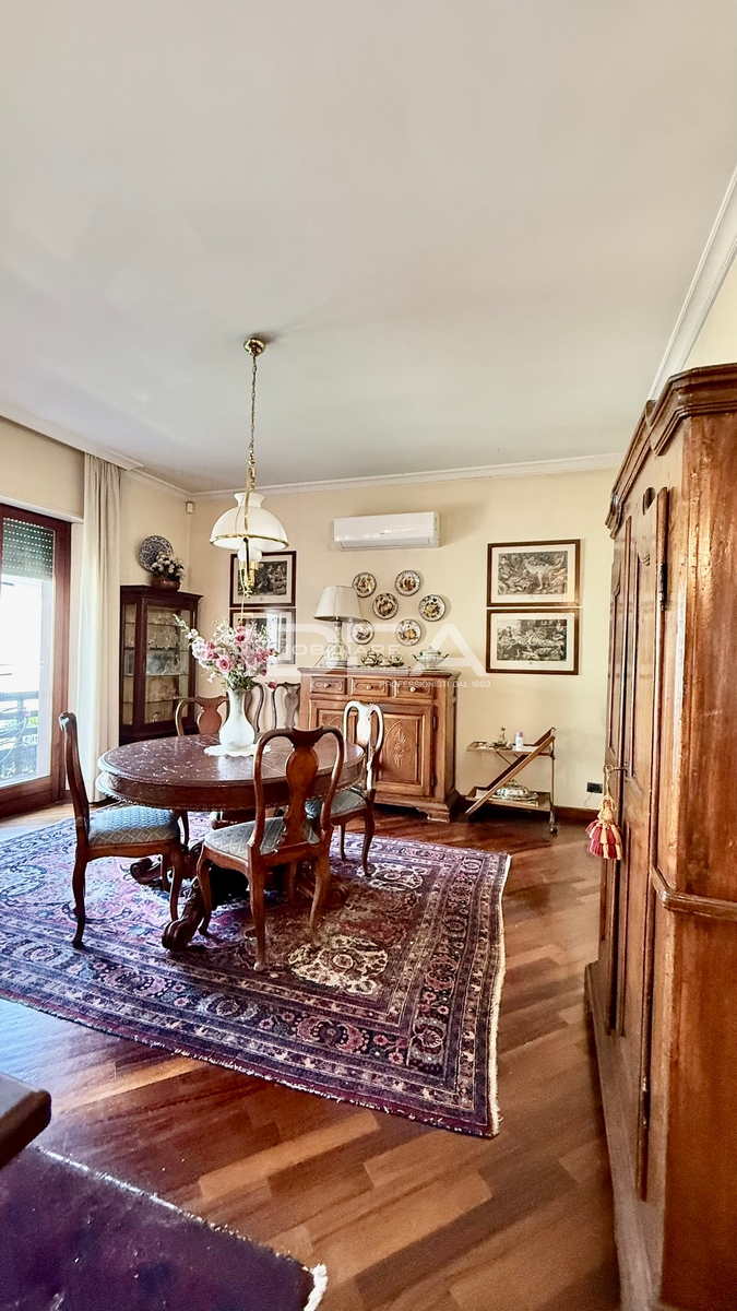 Villa con giardino in via san marco, Lucca
