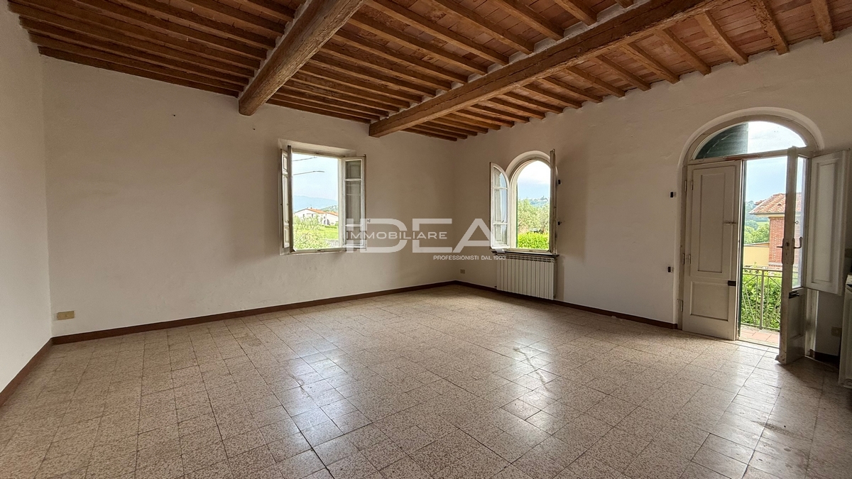 Villa con giardino in via di montecarlo, Montecarlo