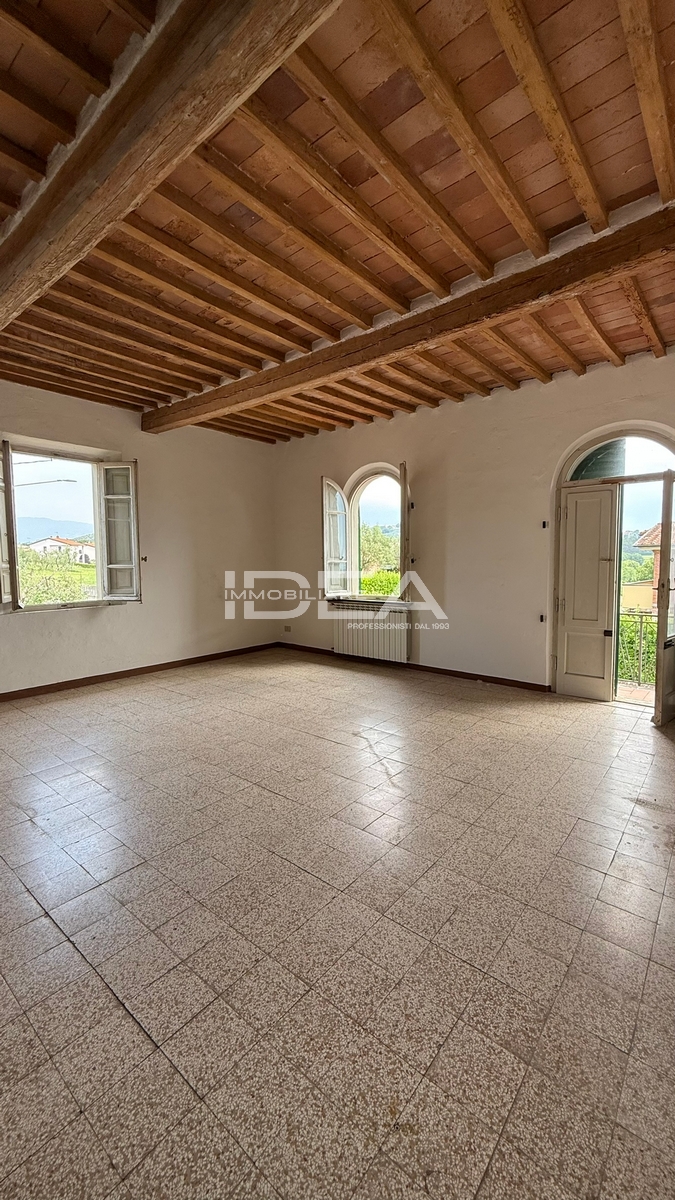 Villa con giardino in via di montecarlo, Montecarlo