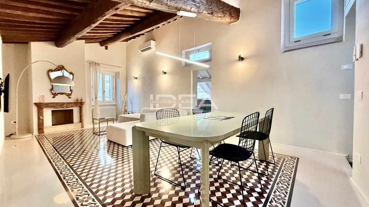 Trilocale in vendita in via san nicolao, Lucca