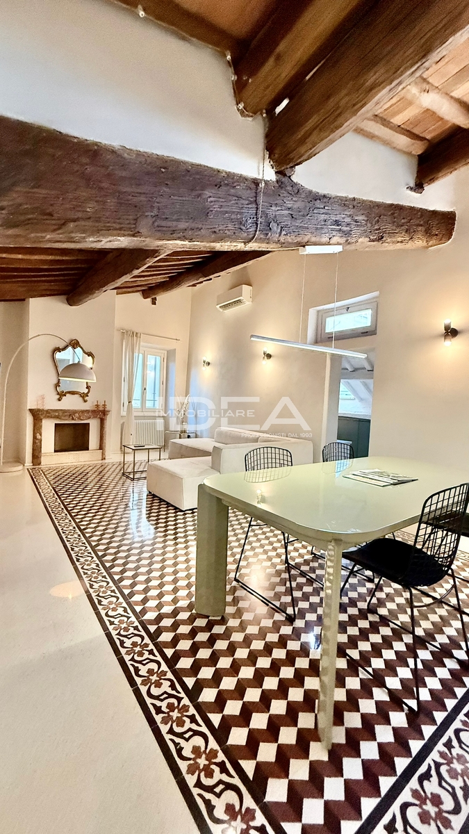Trilocale in vendita in via san nicolao, Lucca