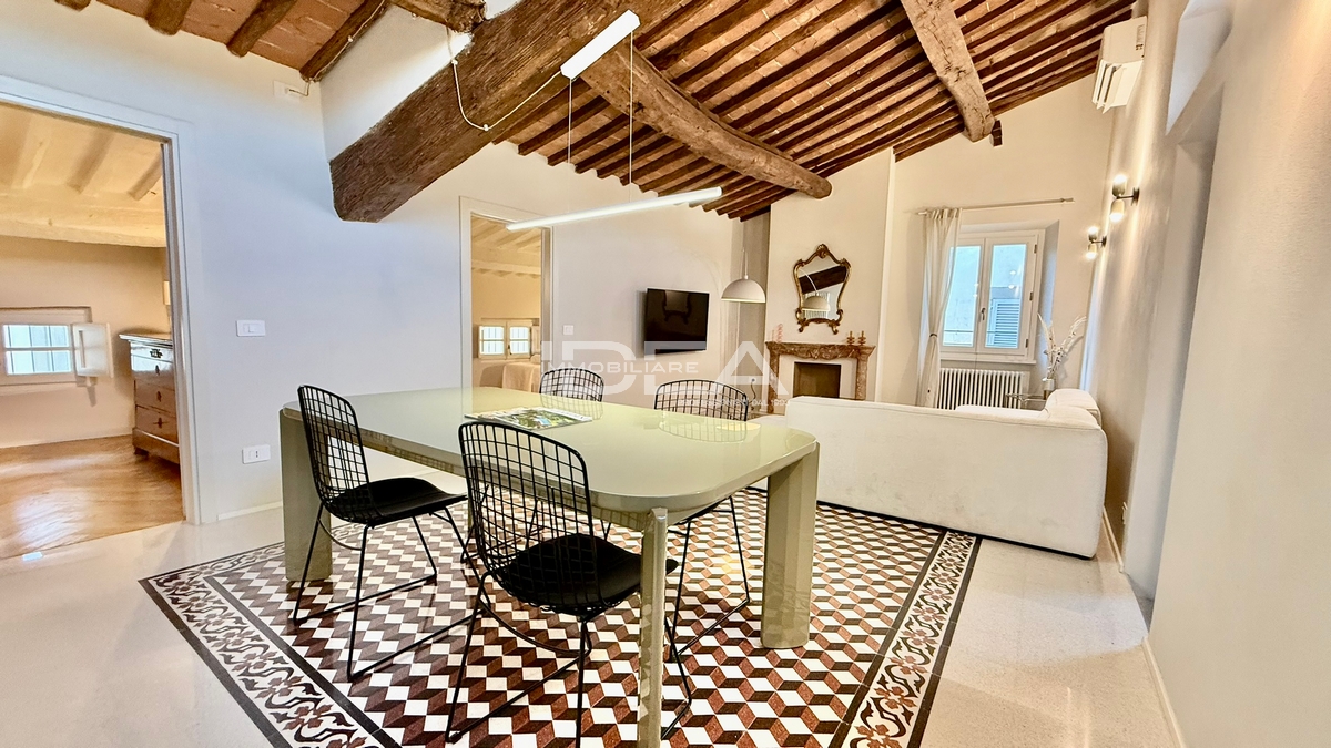 Trilocale in vendita in via san nicolao, Lucca