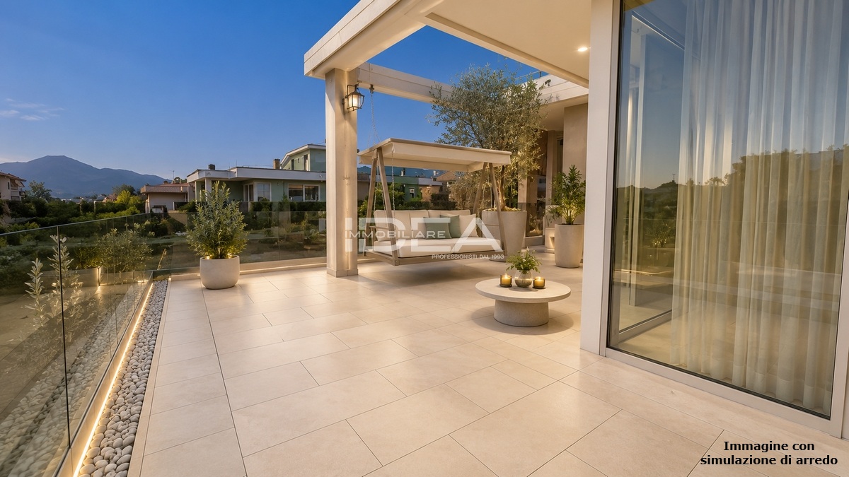 Appartamento con terrazzo in via teresa bandettini, Lucca
