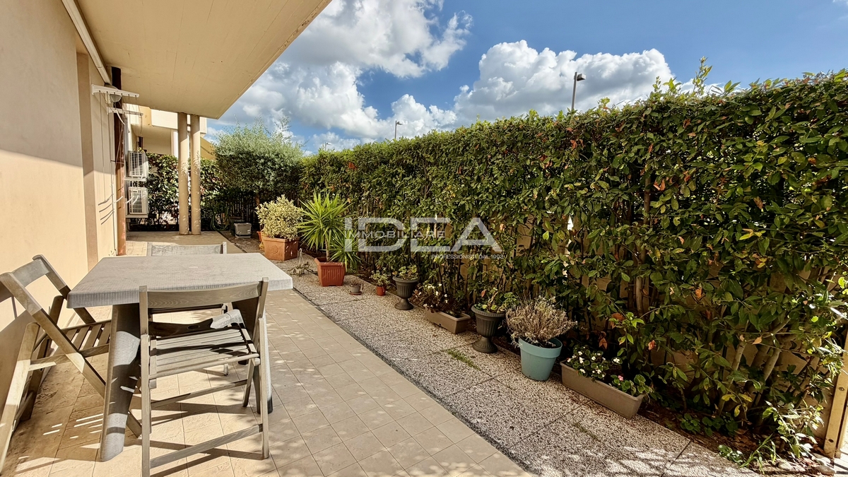 Trilocale con terrazzo in via nino bixio, Viareggio