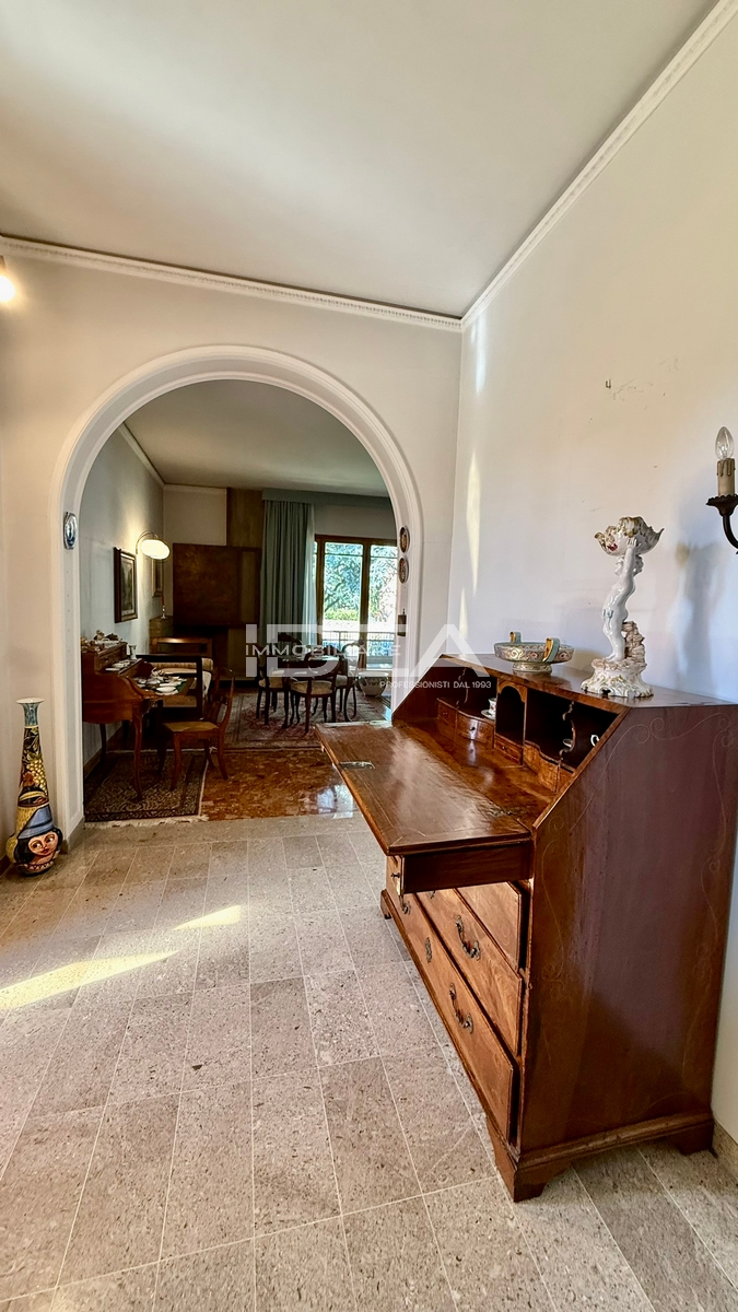 Villa con giardino in via del fanuccio, Capannori