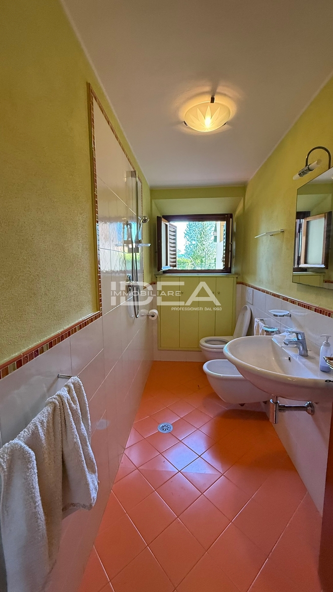 Villa con giardino in via del fanuccio, Capannori