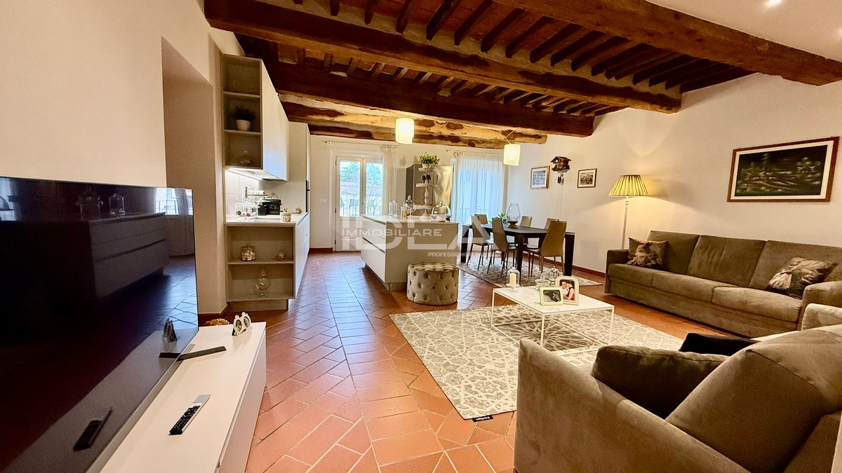 Vendita Appartamento in vendita a Lucca in via degli asili - Vista 2