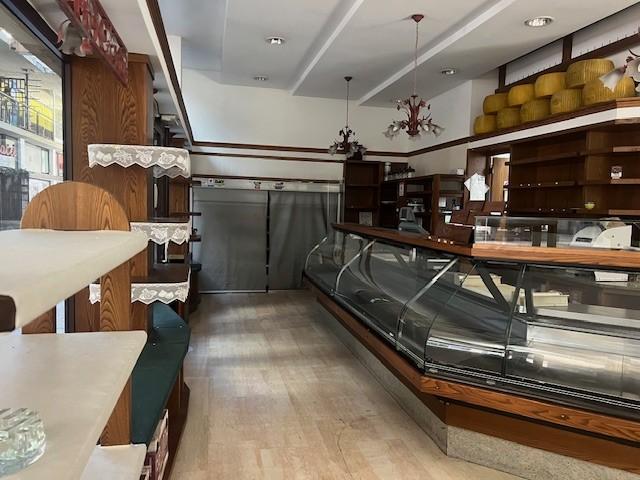 Locale commerciale in vendita, Massa centro