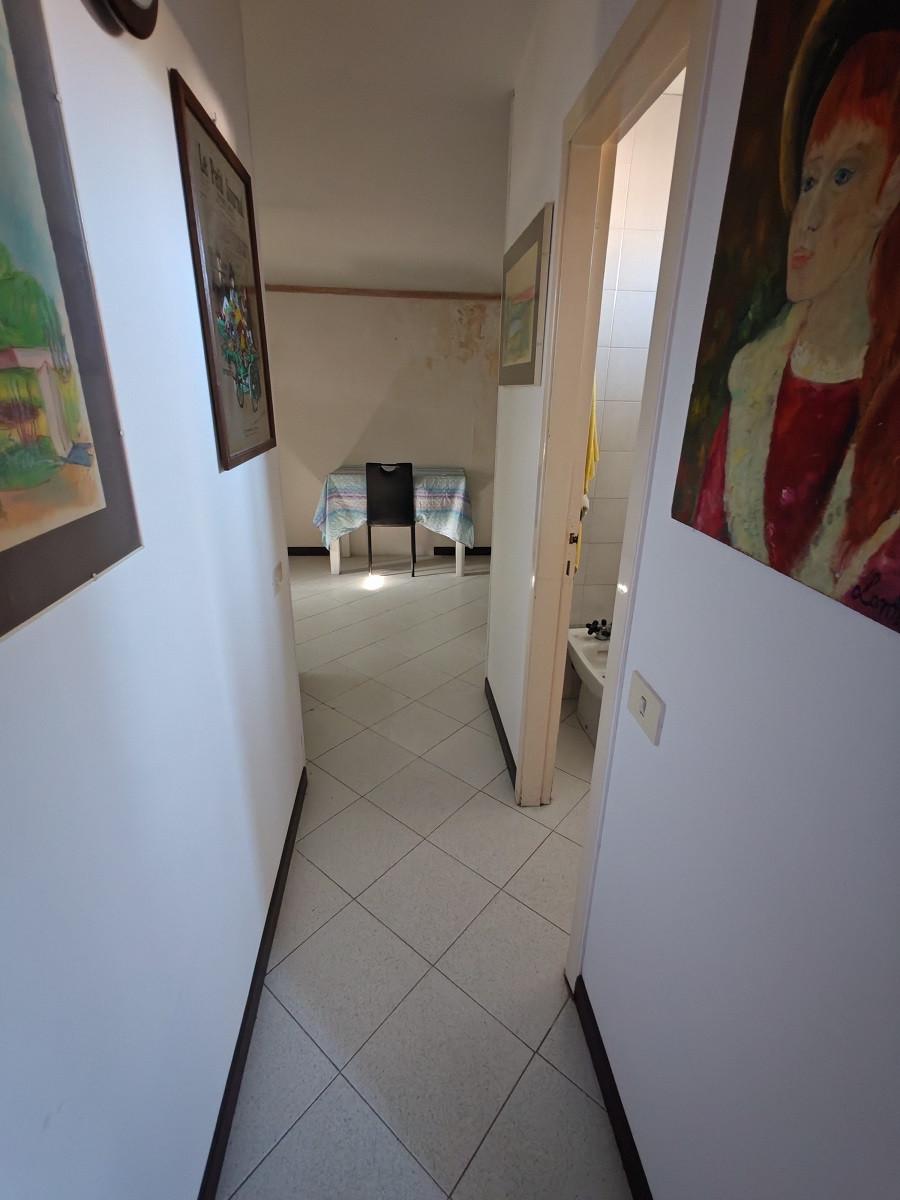 Trilocale da ristrutturare, Carrara avenza