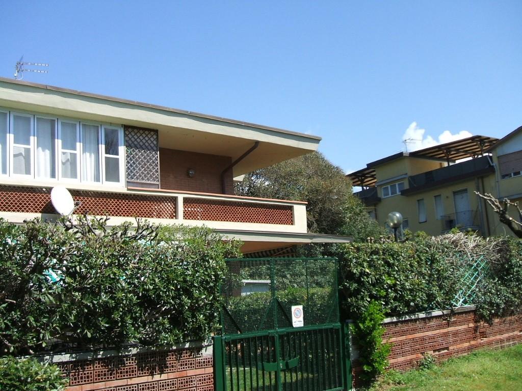 Monolocale in vendita, Carrara marina di