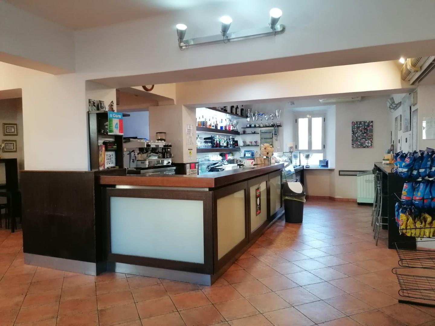 Locale commerciale in vendita, Carrara avenza