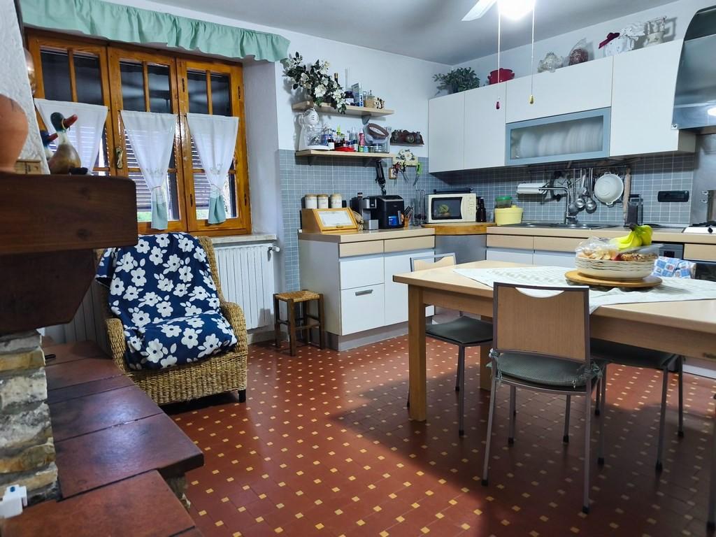 Casa indipendente con giardino, Castelnuovo Magra palvotrisia