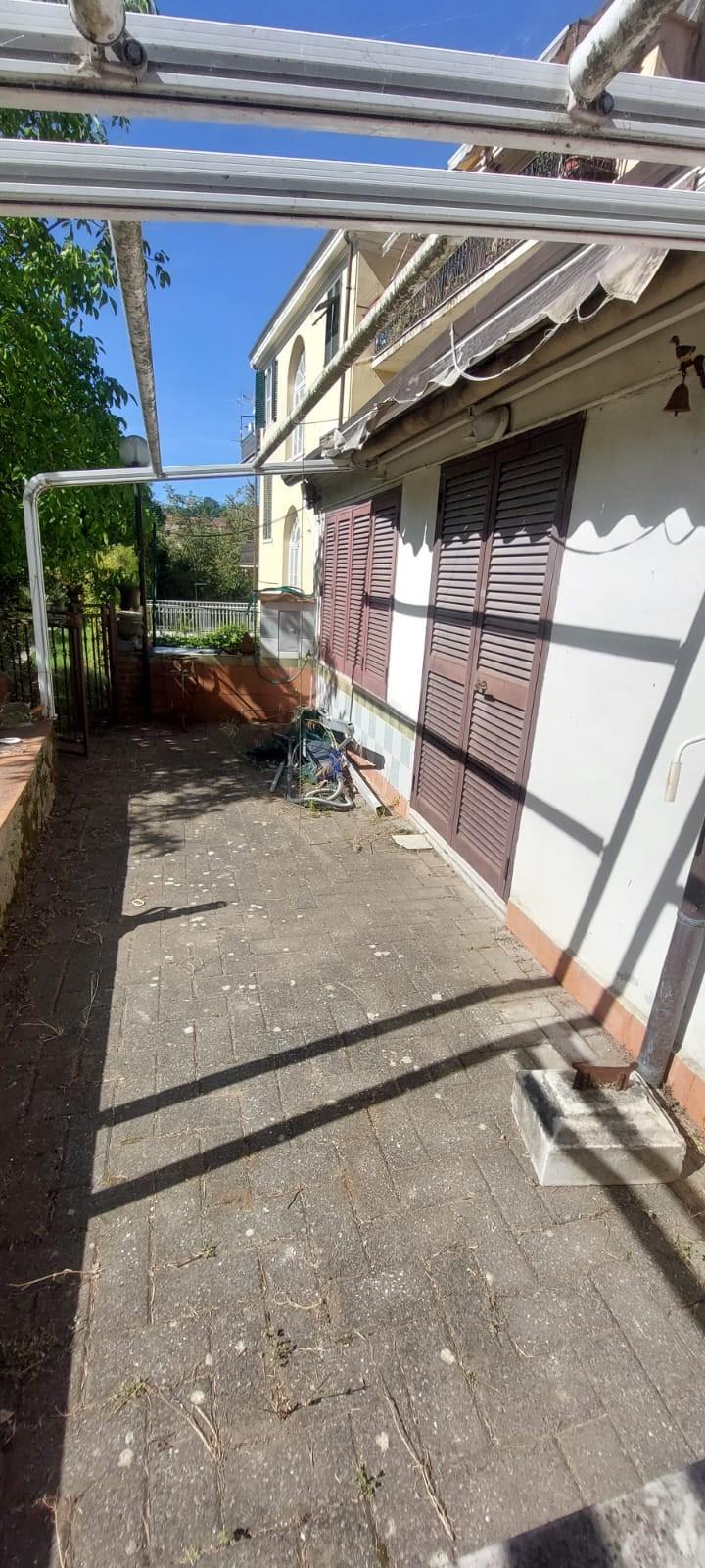 Casa indipendente da ristrutturare a Carrara