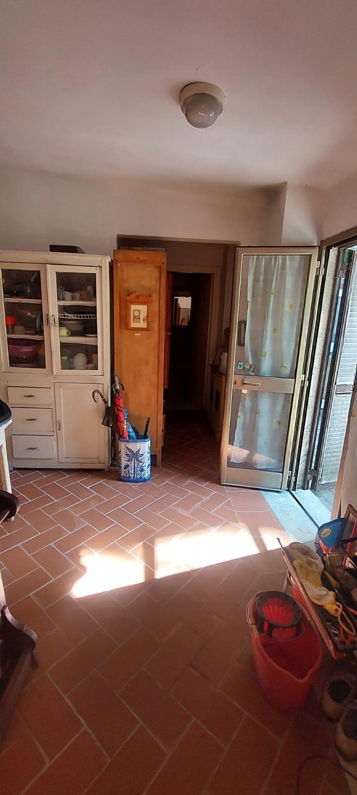 Casa indipendente da ristrutturare a Carrara