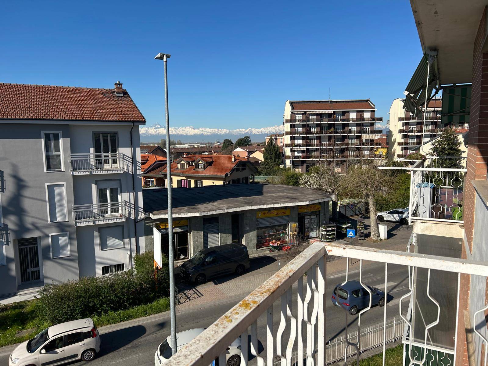 Appartamento in vendita a Trofarello, Centrale