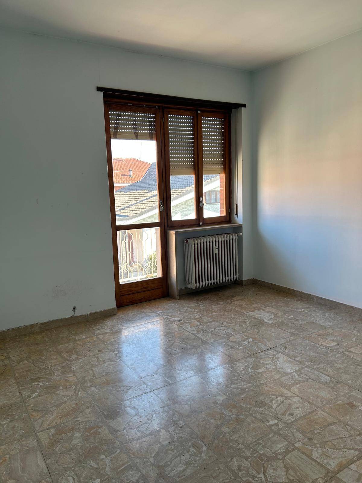 Appartamento in vendita a Trofarello, Centrale