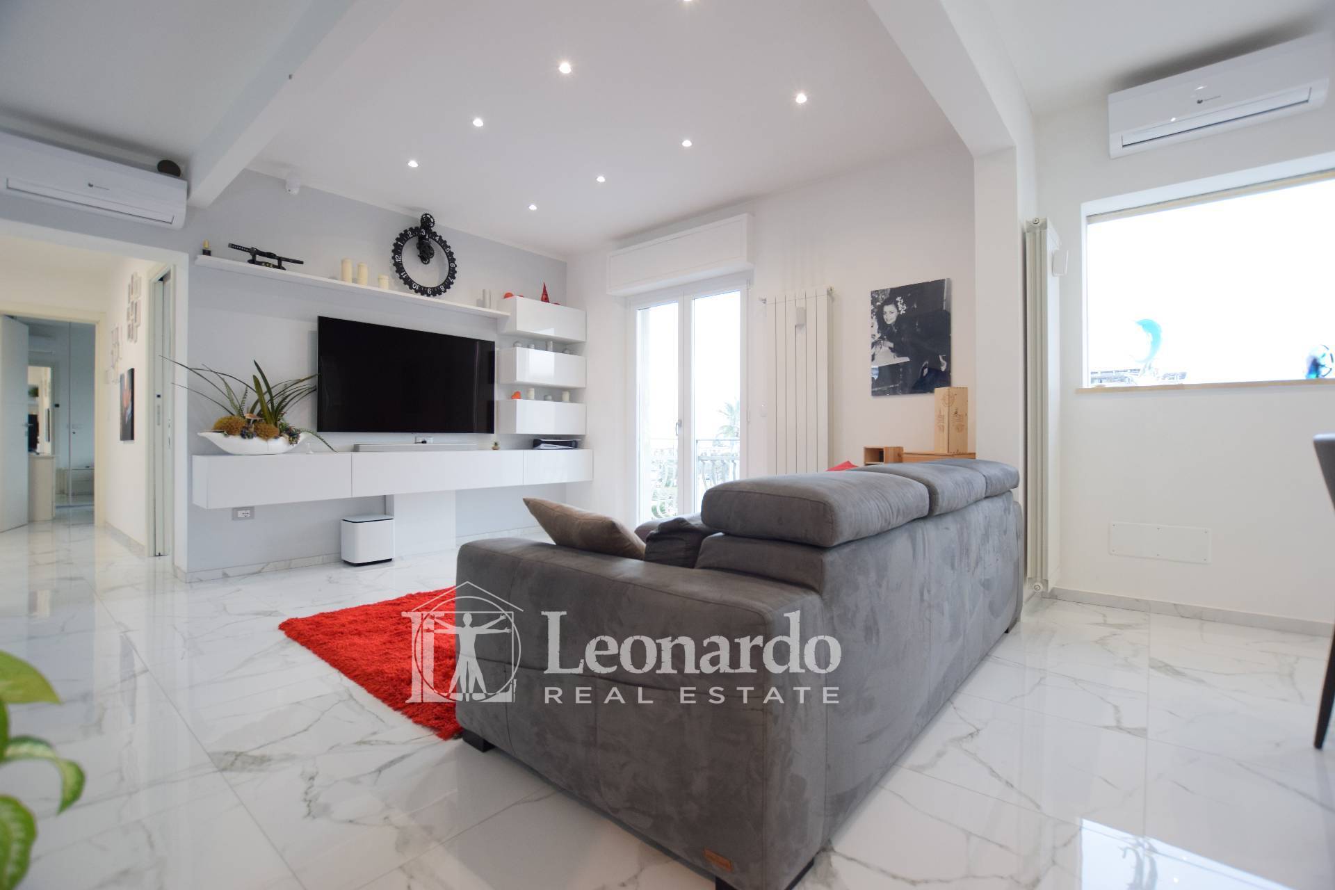 Appartamento in vendita a Viareggio, Lungomare