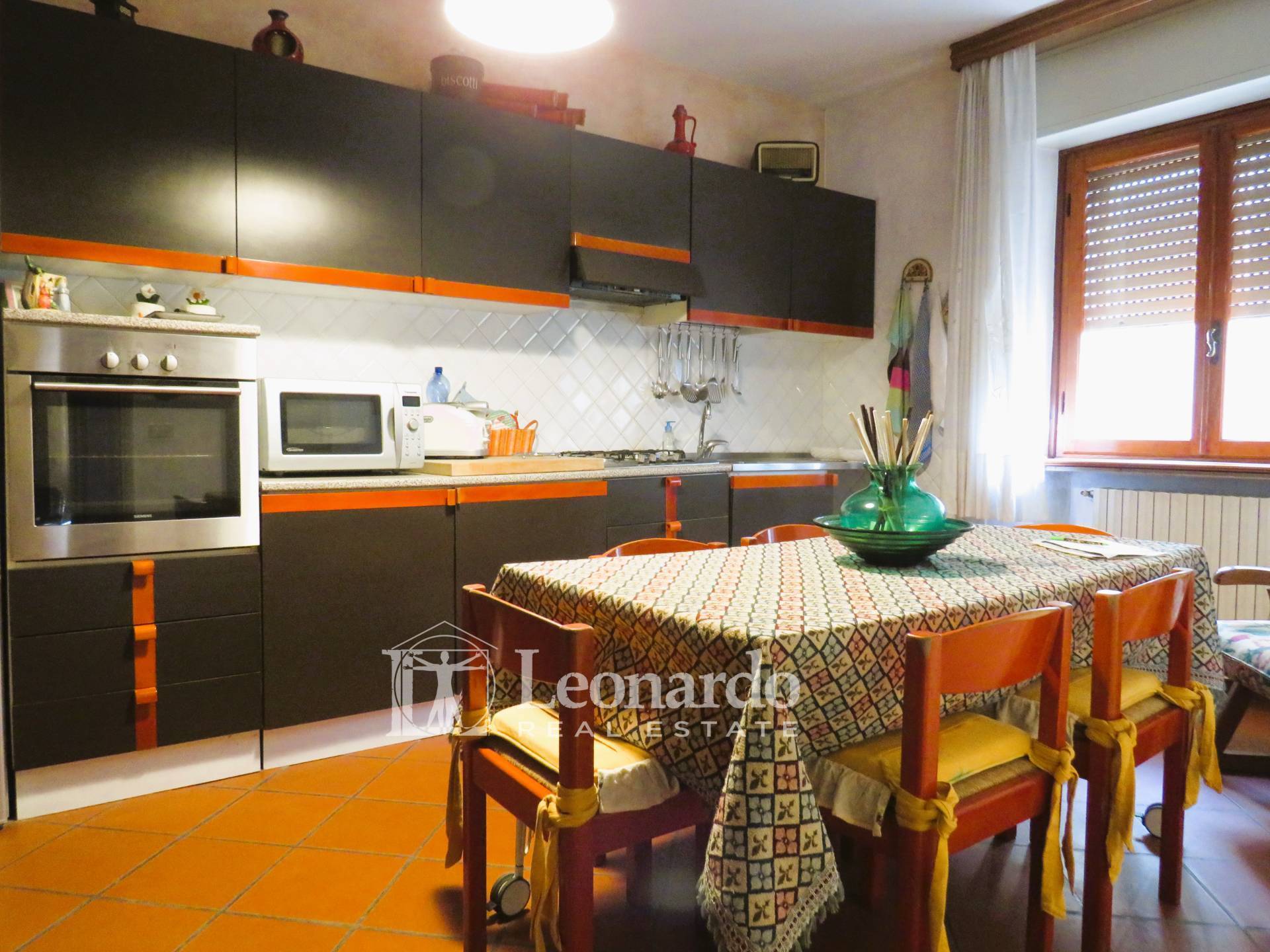 Casa indipendente in vendita a Lucca, Nozzano Castello