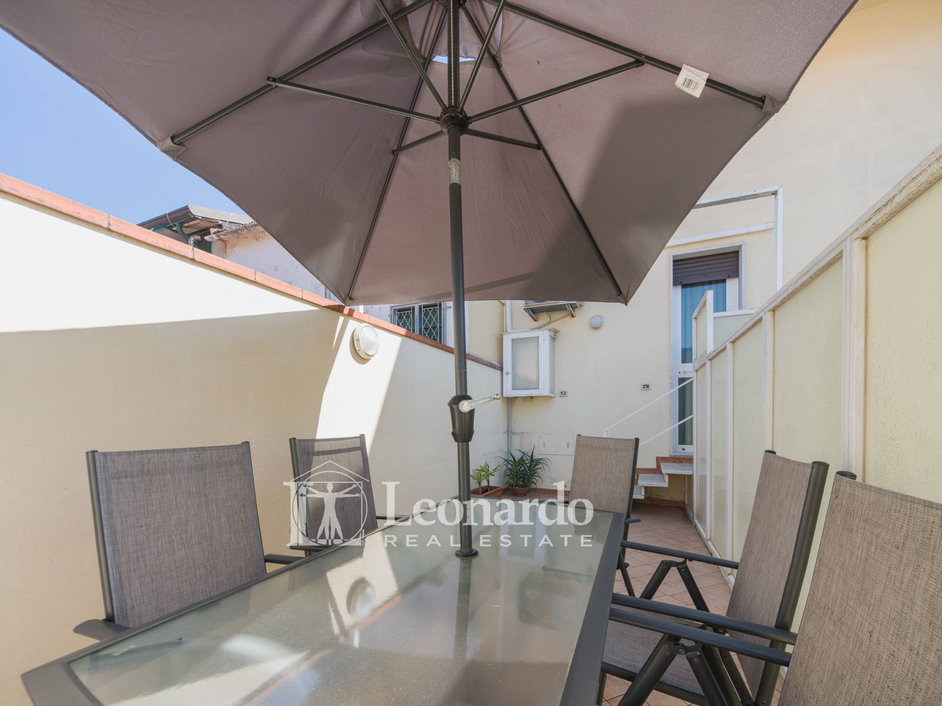 Appartamento indipendente in vendita a Viareggio, Lungomare