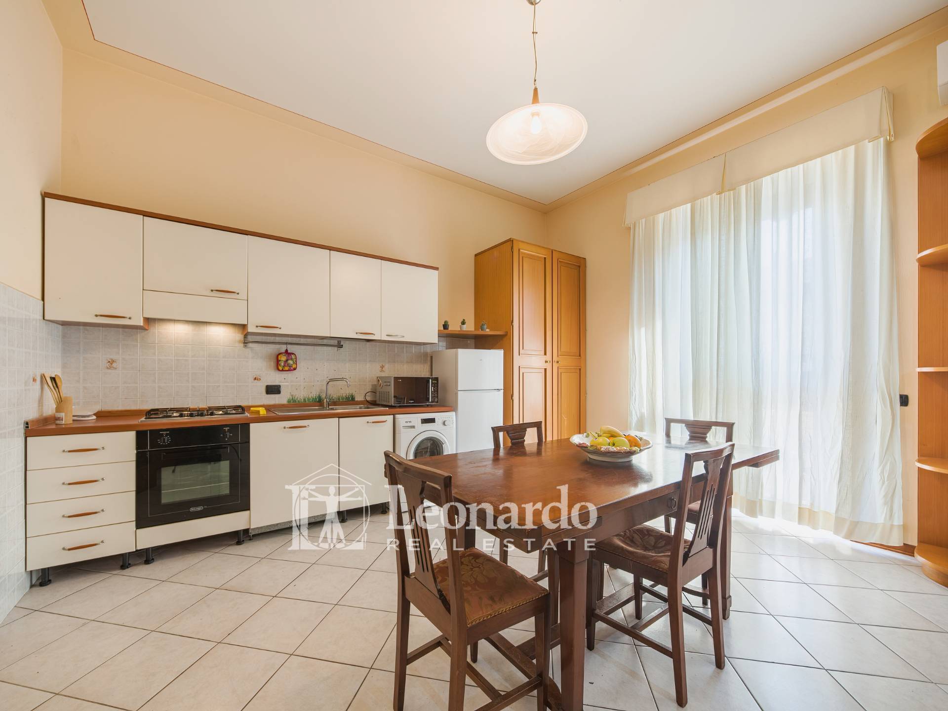 Appartamento indipendente in vendita a Viareggio, Lungomare