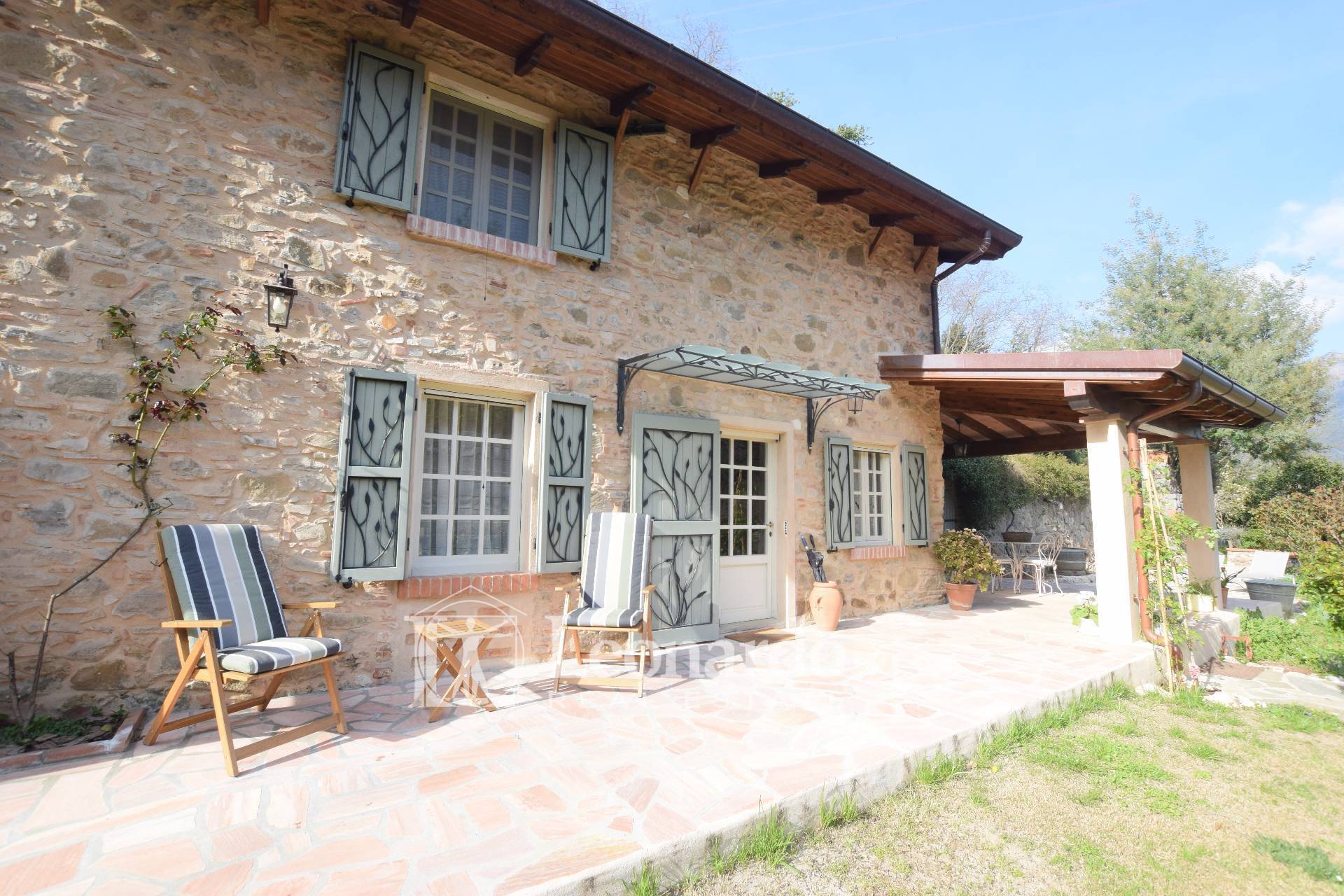 Villa in vendita a Camaiore, Collina