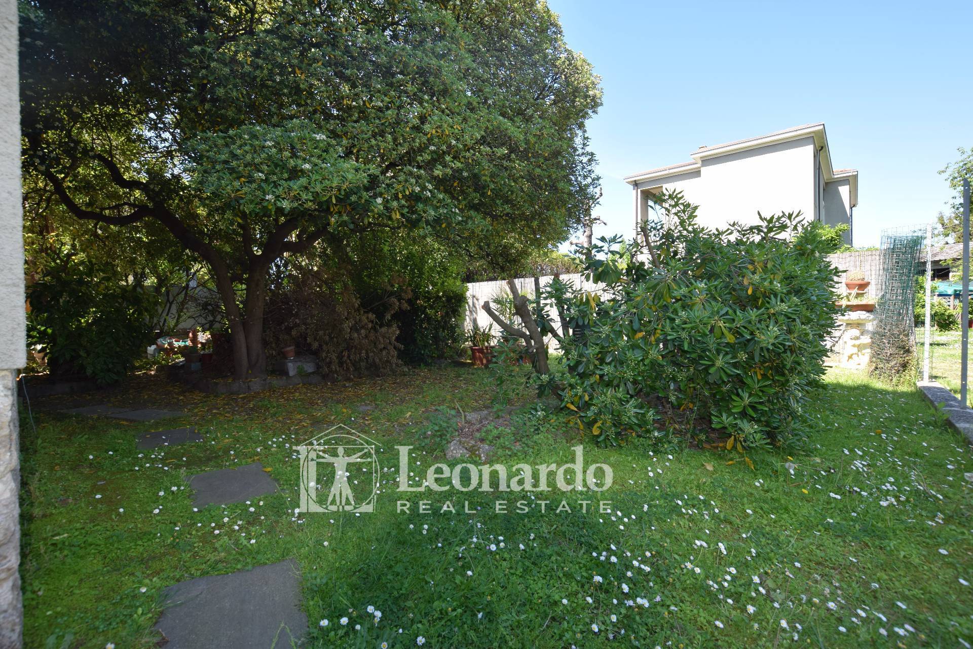 Appartamento indipendente in vendita a Pietrasanta, Centro Storico