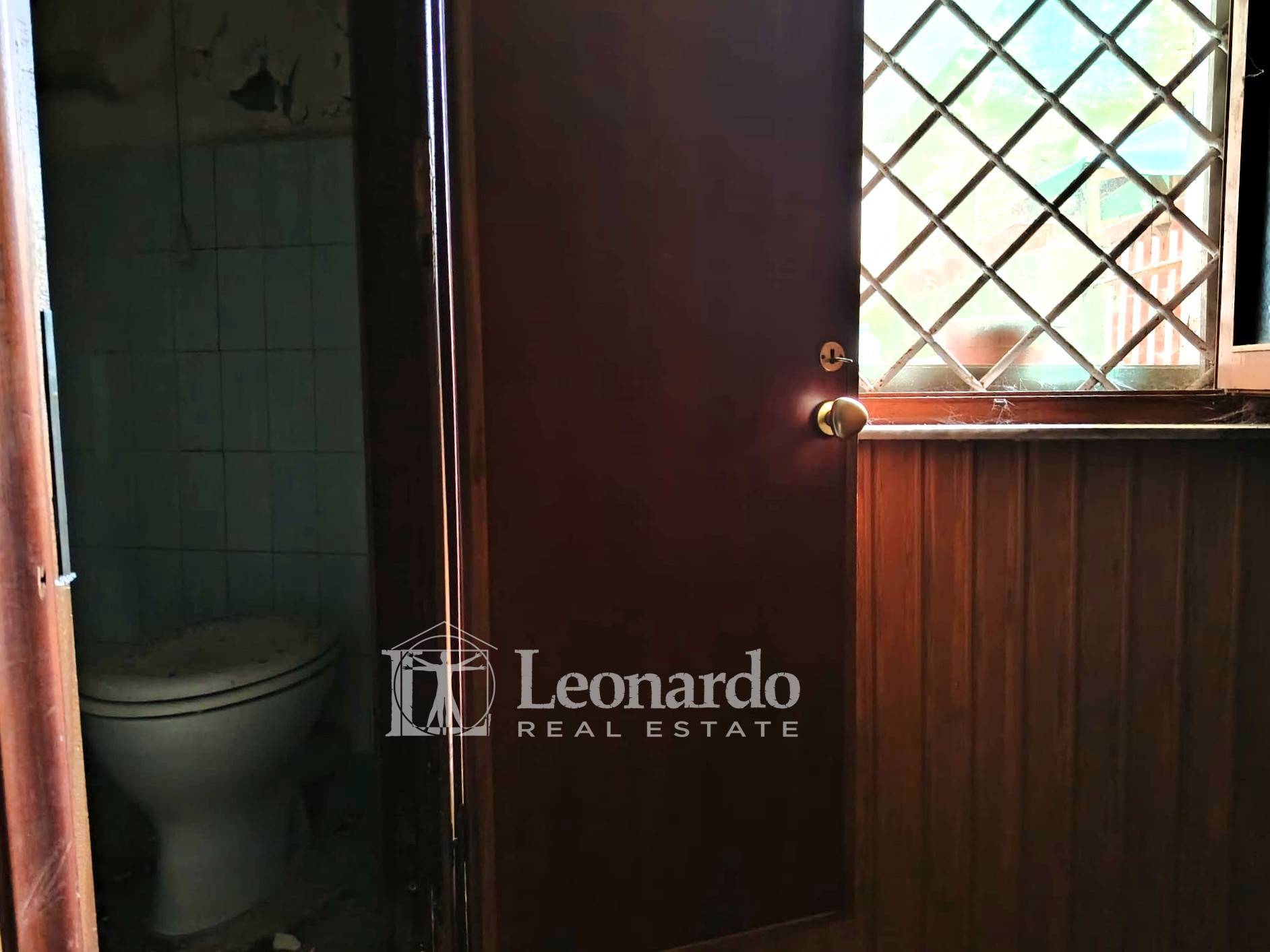 Locale commerciale in vendita a Massarosa, Bozzano