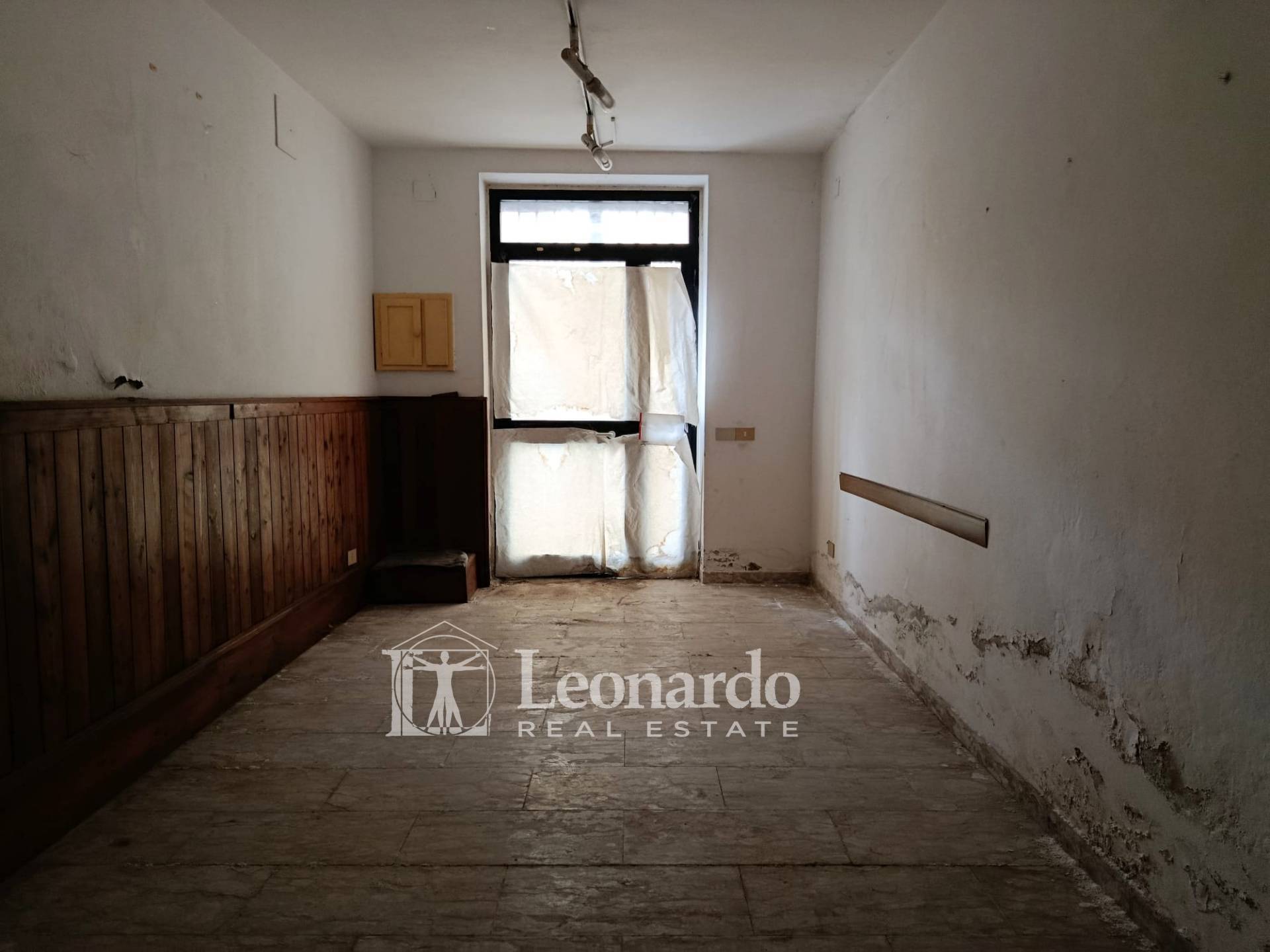 Locale commerciale in vendita a Massarosa, Bozzano