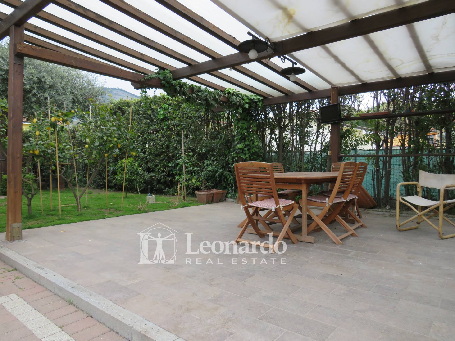 Villa in vendita a Massarosa, Bozzano