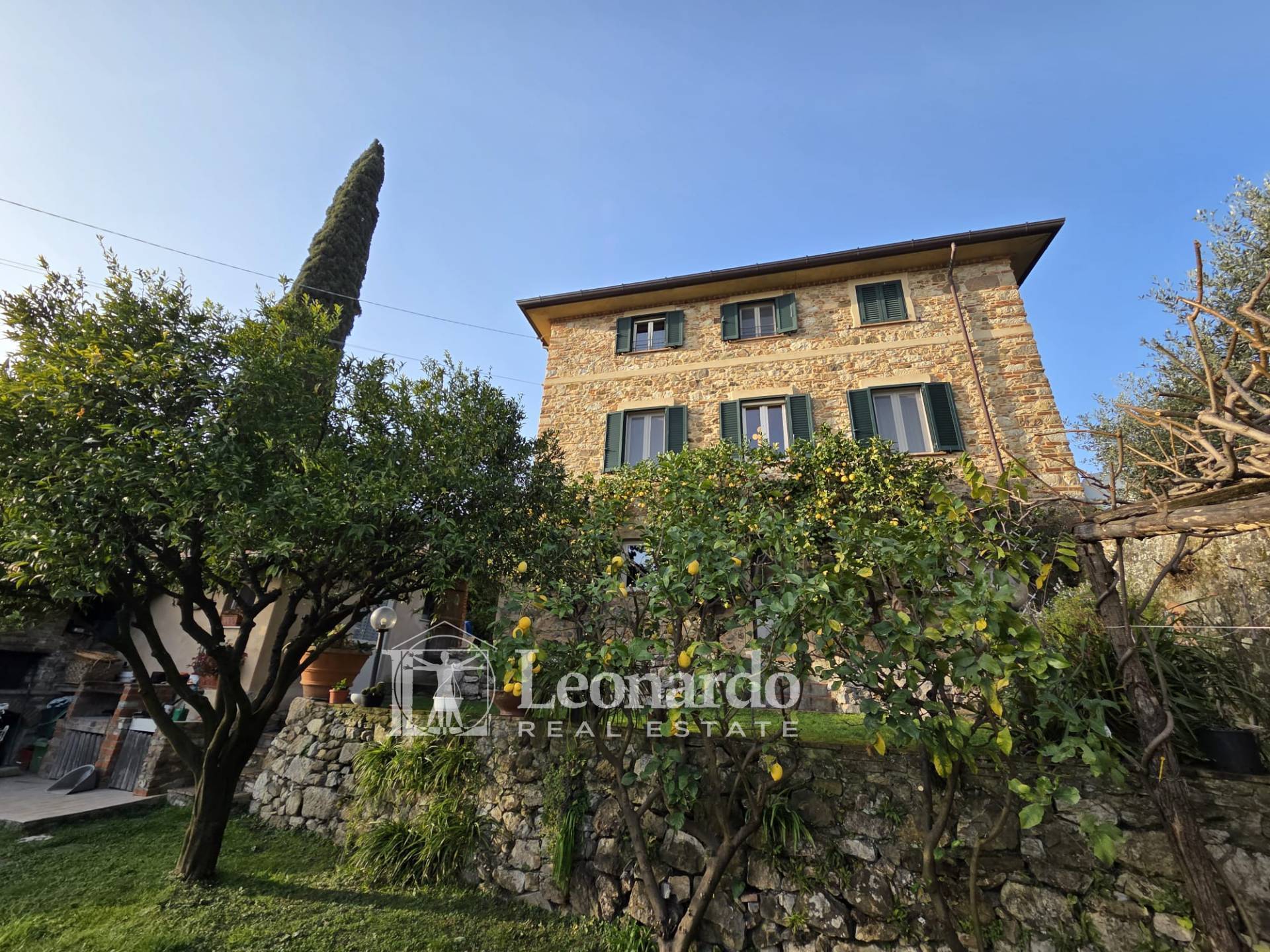 Villa in vendita a Massarosa, Corsanico
