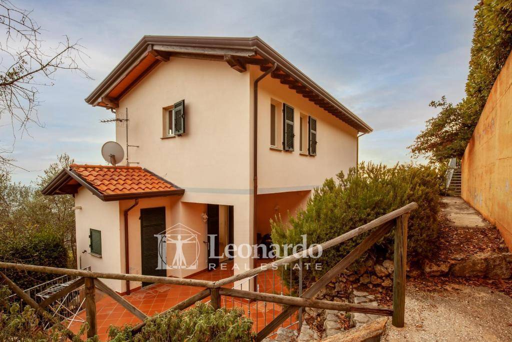 Villa in vendita a Pietrasanta, Capezzano Monte