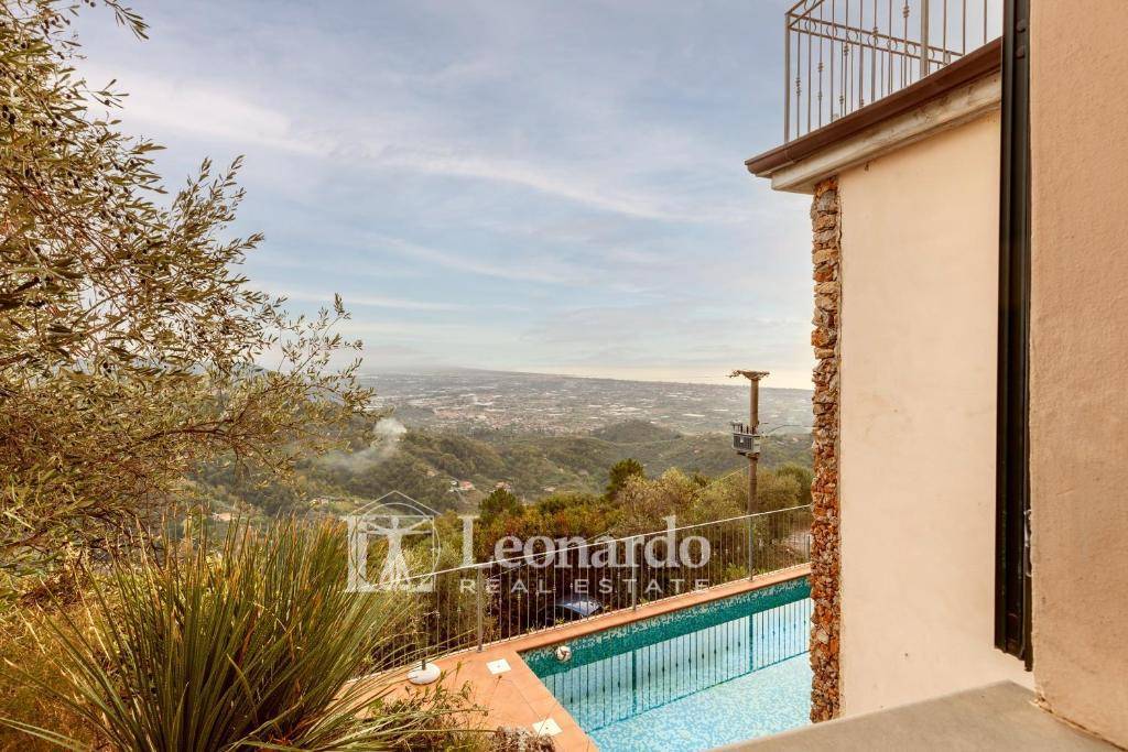 Villa in vendita a Pietrasanta, Capezzano Monte