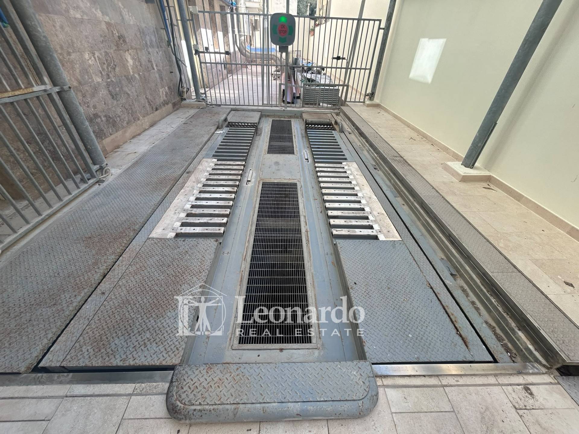 posto auto in vendita a Viareggio, Lungomare