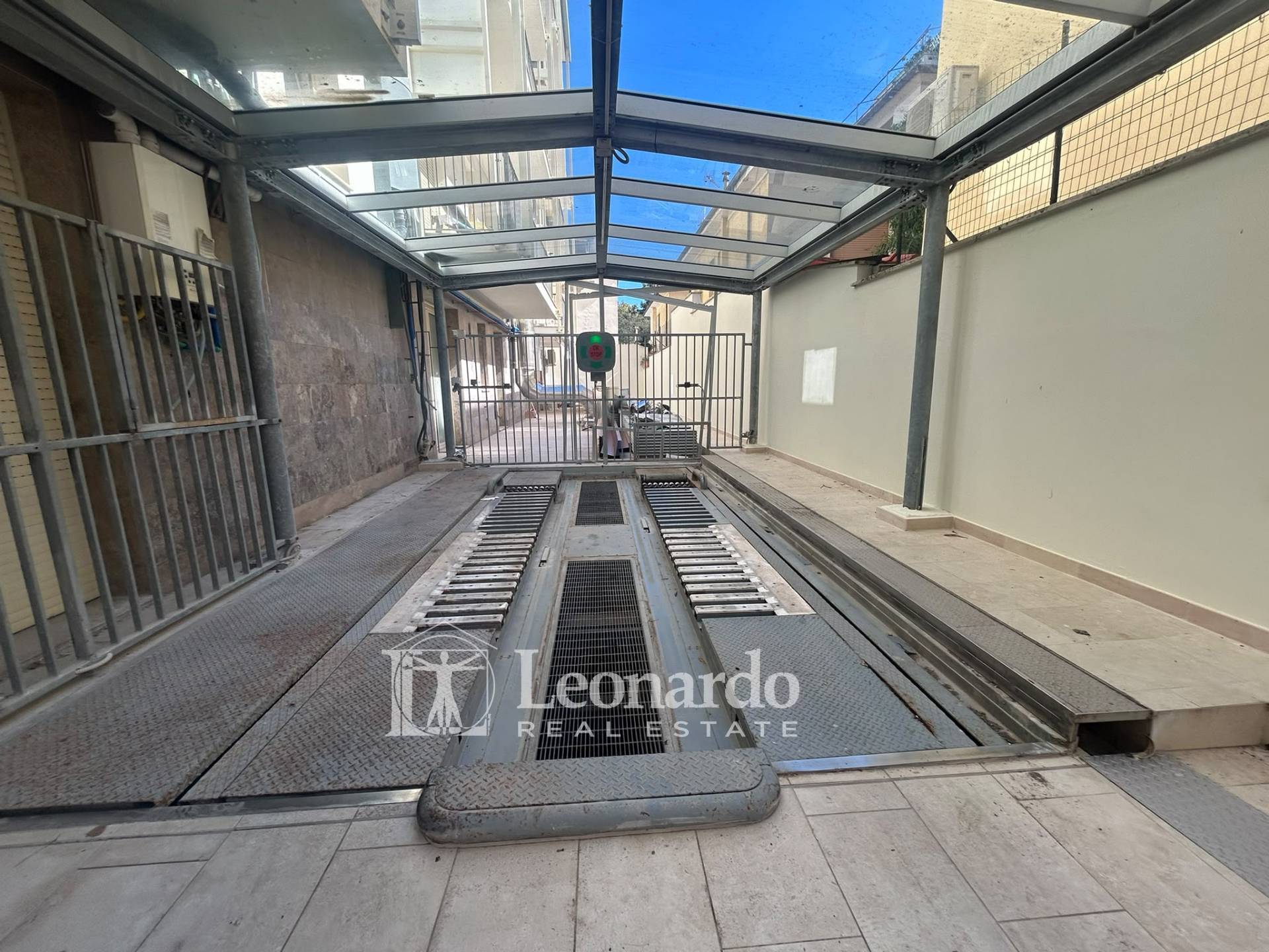 posto auto in vendita a Viareggio, Lungomare