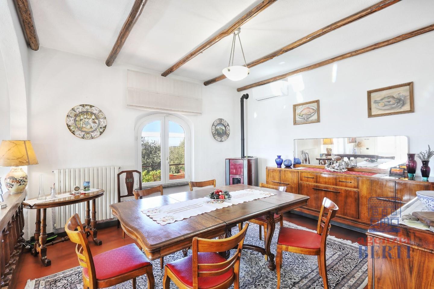 Villa con giardino a Rosignano Marittimo