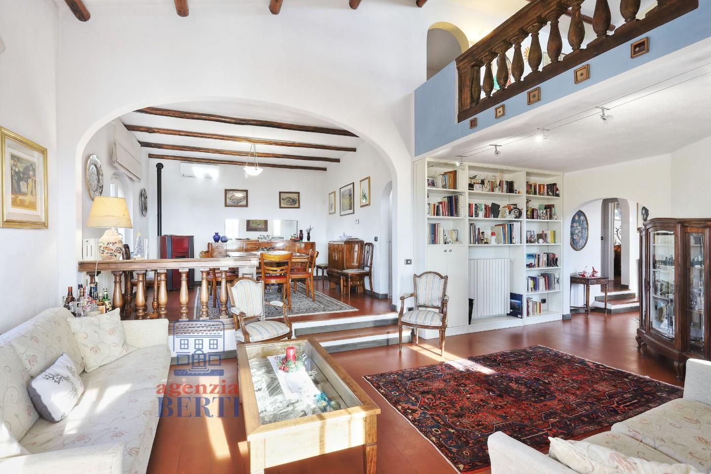 Villa con giardino a Rosignano Marittimo