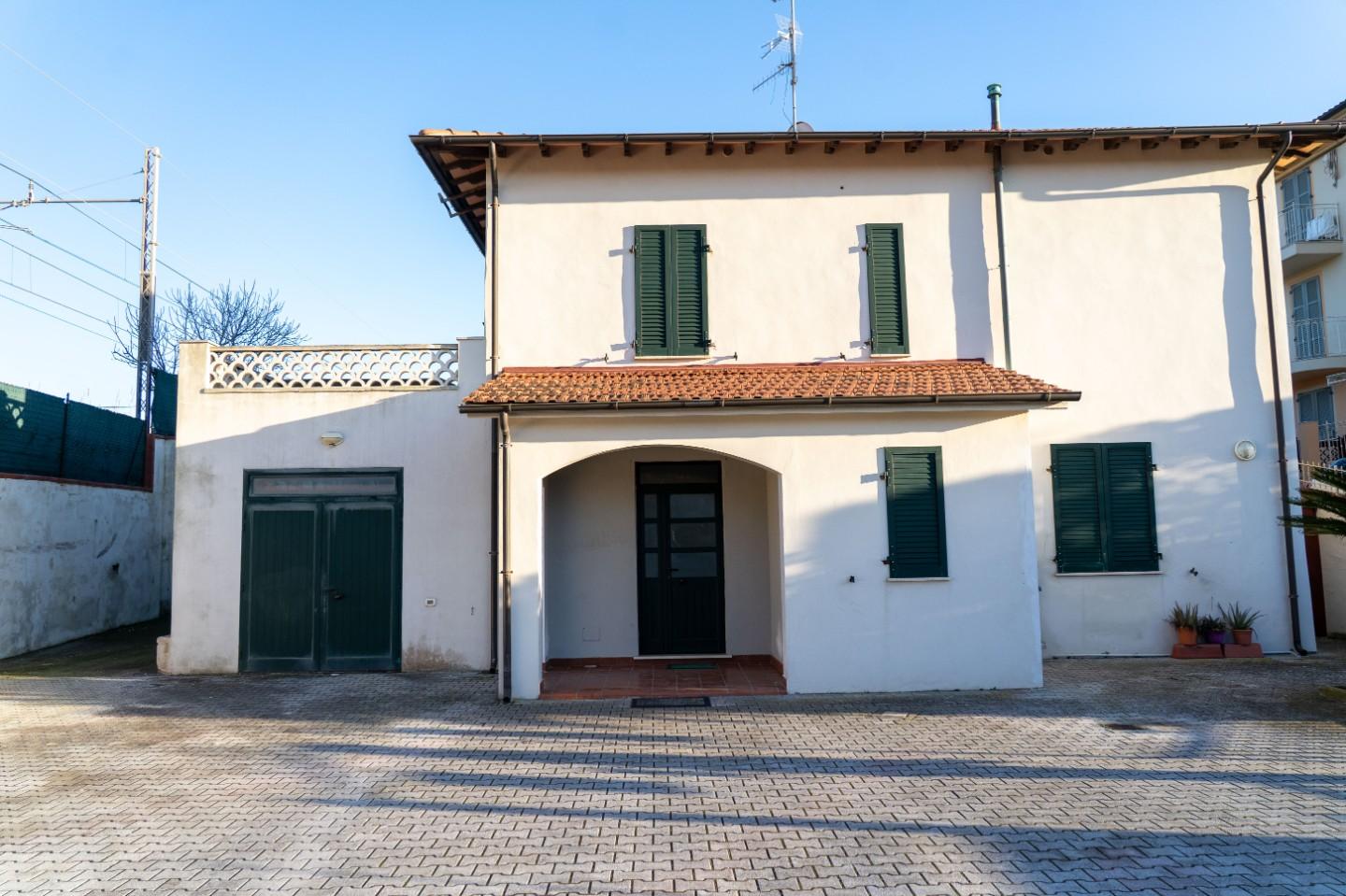 Villa con terrazzo, Rosignano Marittimo caletta