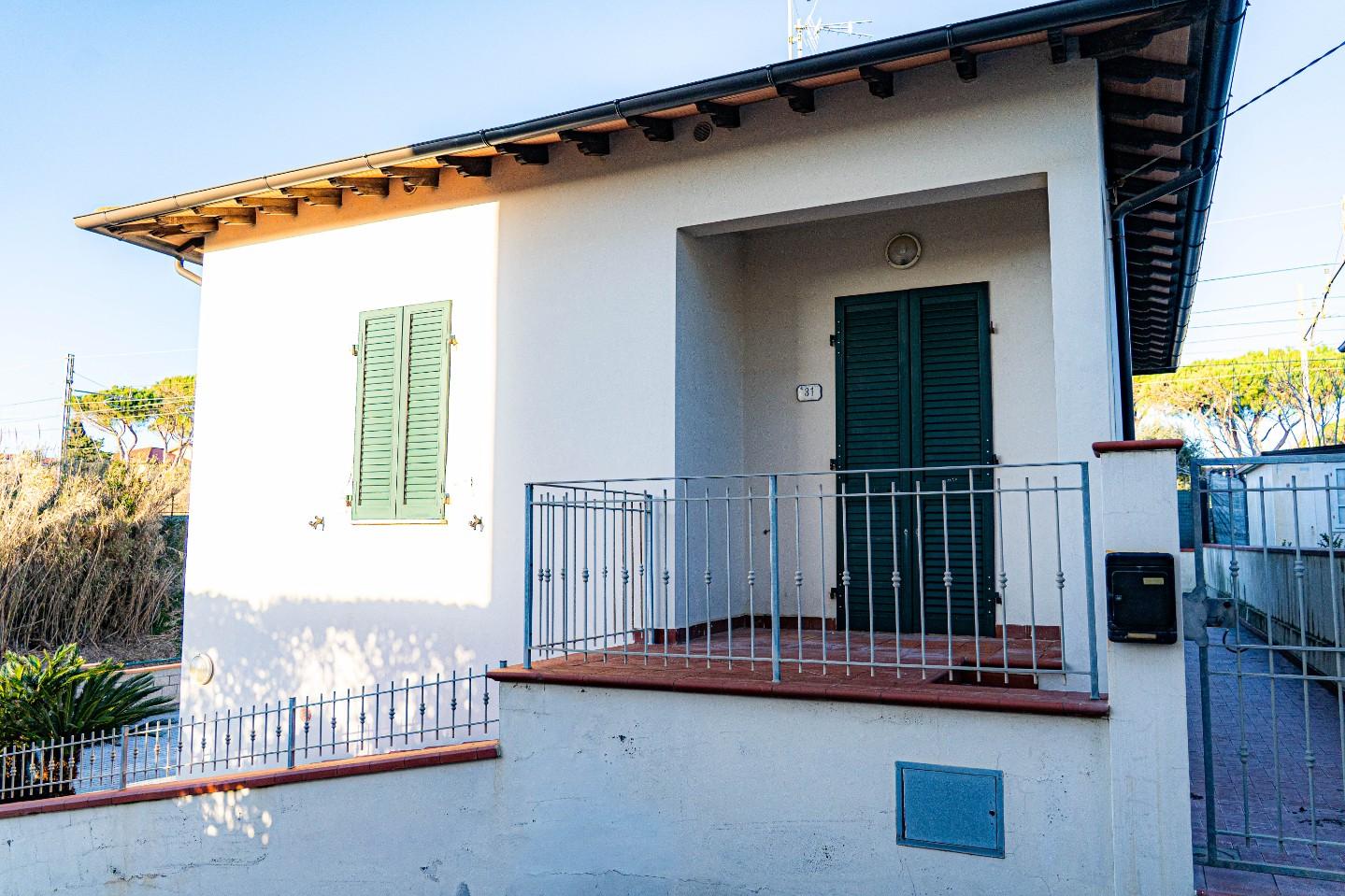 Villa con terrazzo, Rosignano Marittimo caletta