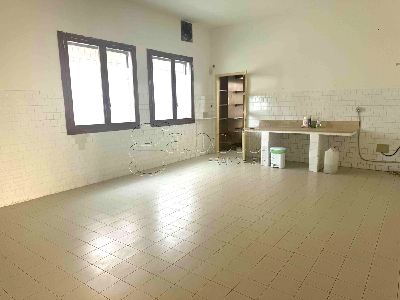 Negozio in vendita a Ferrara