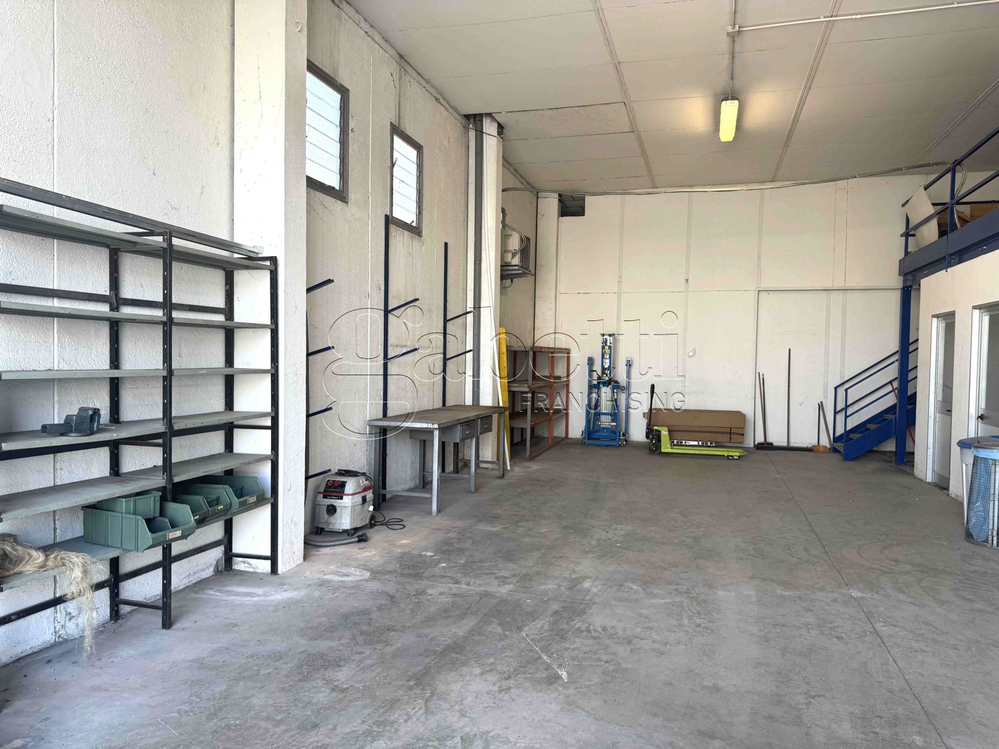 Capannone in vendita a Ferrara